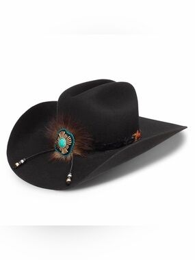 Lainey Wilson cowboy hat